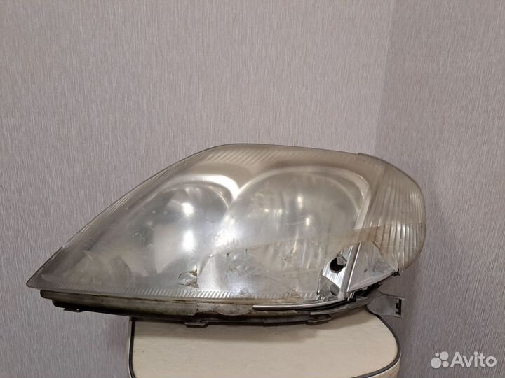 Фара левая Toyota Corolla E120 седан