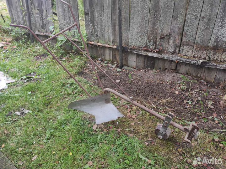 Плуг ручной