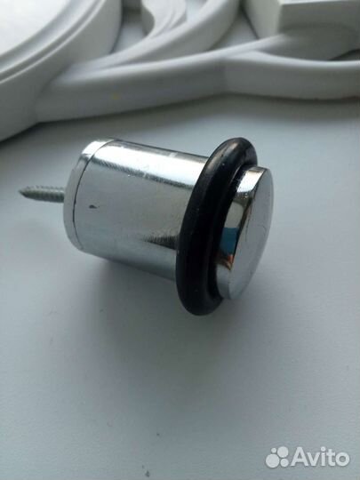 Ограничитель двери