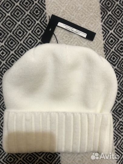 Шапка белая новая женская
