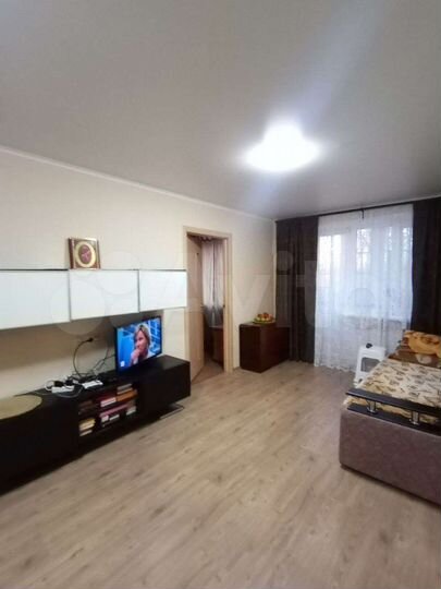 3-к. квартира, 54 м², 2/5 эт.