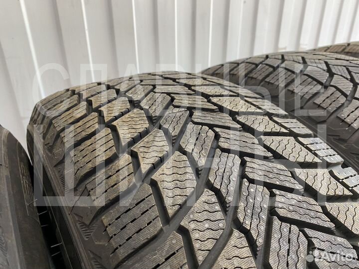 Michelin X-Ice Snow SUV 235/50 R19 103T