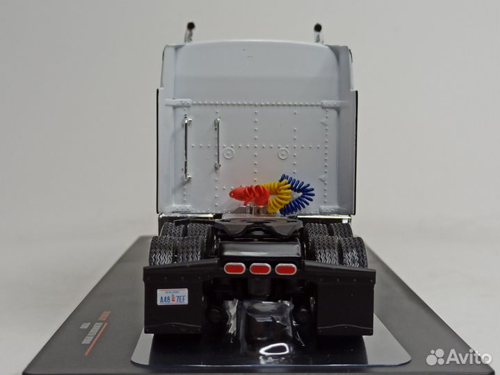 Kenworth W900 Big Sleeper 1984 Ixo 1:43