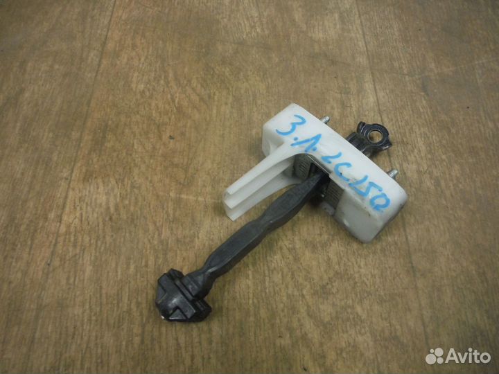 Ограничитель двери задней левой Prado 150 2018