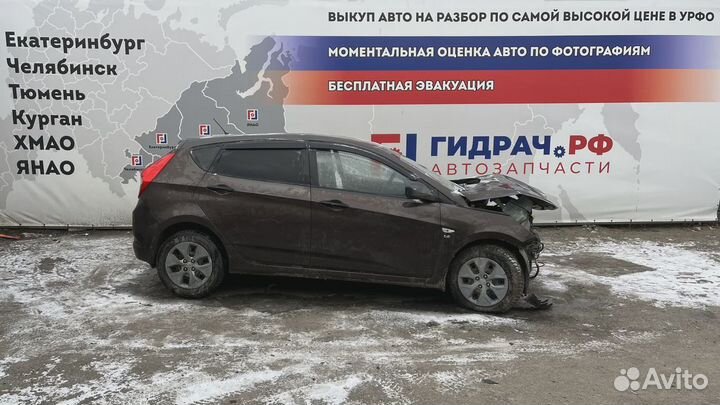 Отражатель в бампер задний левый Hyundai Solaris (RB) 92405-4L800