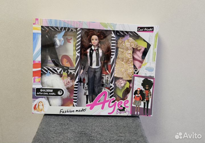 Набор барби с одеждой