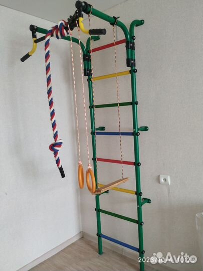 Шведская стенка с турником