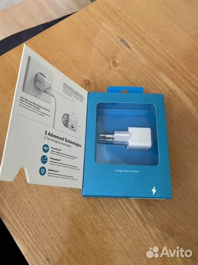 Сетевое зарядное устройство Anker