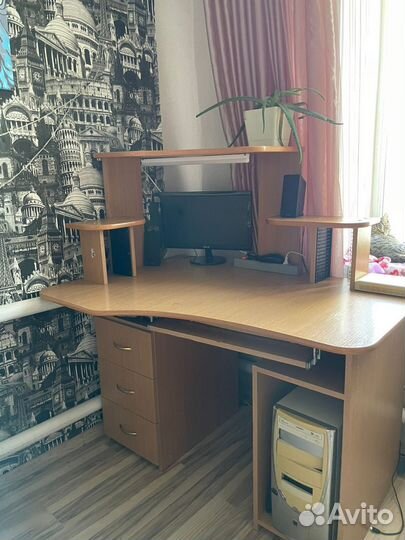 Компьютерный стол