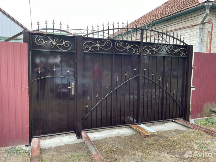 Ворота пики с элементами ковки