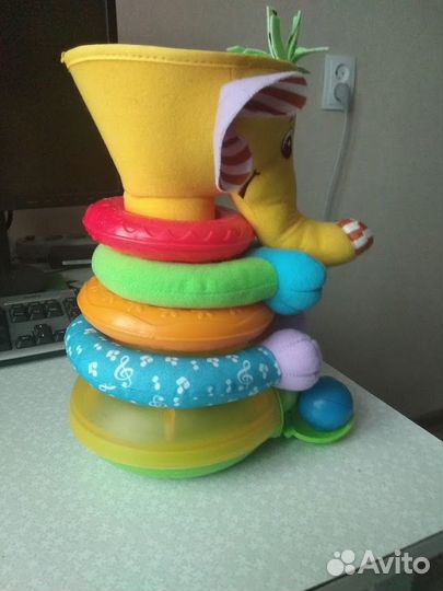 Музыкальная пирамидка Слоник с шариками Tiny Love