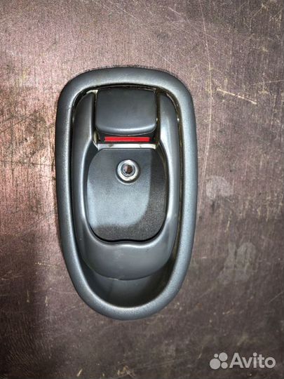 Ручка двери внутренняя правая Kia Spectra SD S6D