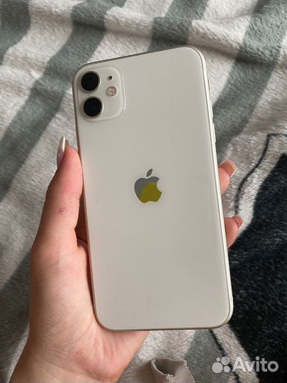Телефон iPhone 11