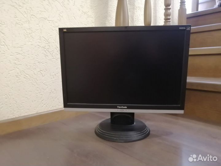 Монитры 20 и 17 дюймов