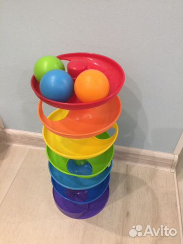 Развивающие игрушки: лабиринт с шариками