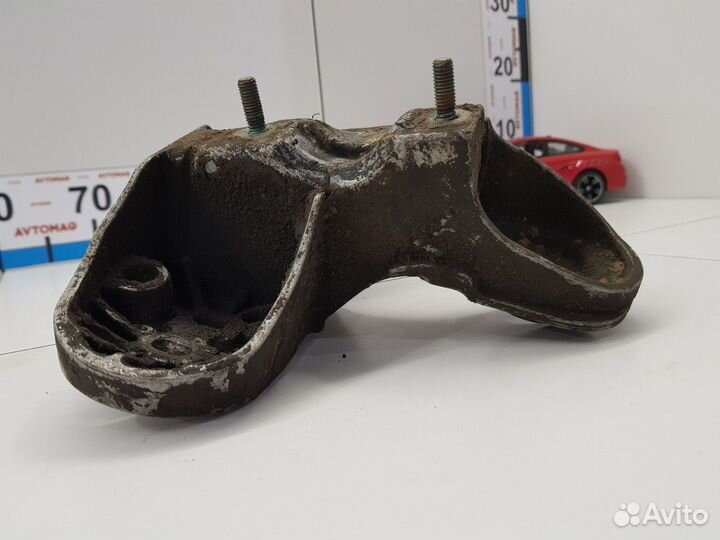 Кронштейн двигателя левый