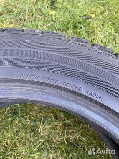 Yokohama Ice Guard Studless IG50 215/55 R18