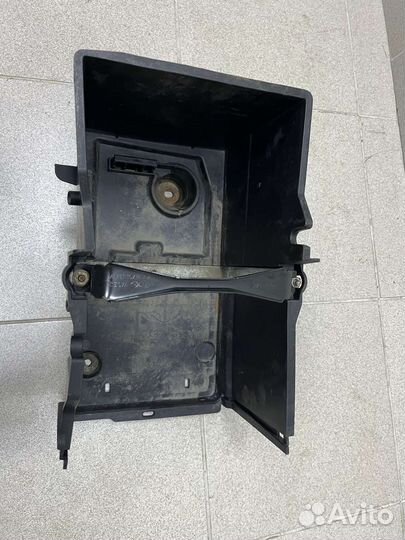 Площадка под аккумулятор ford focus 3