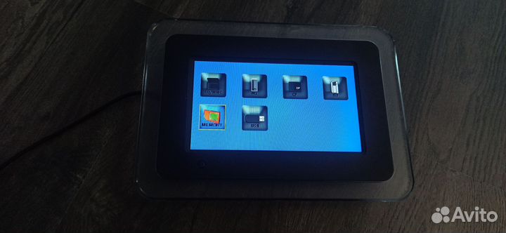 Цифровая фото рамка bbk