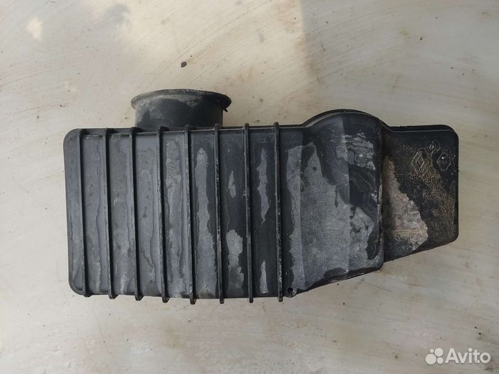 Резонатор воздушного фильтра Рено лагуна 1