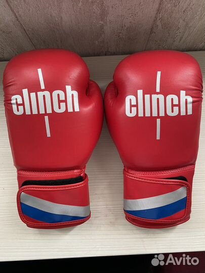 Боксерские перчатки Clinch 12 OZ