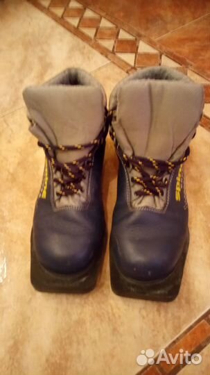 Лыжные ботинки