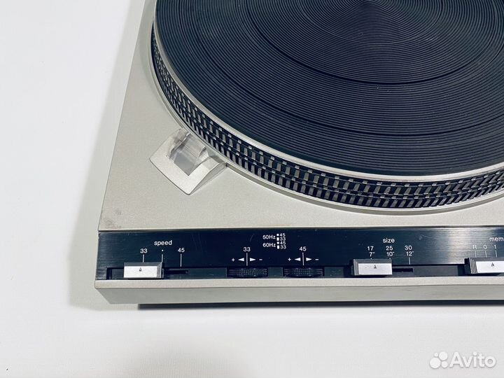 Проигрыватель винила Technics SL-3300