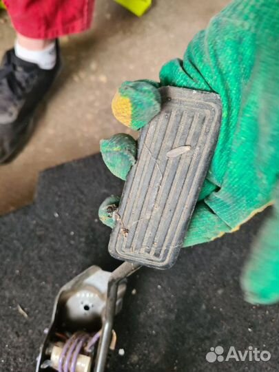 Педаль газа Toyota Corolla E120 1.6 2006