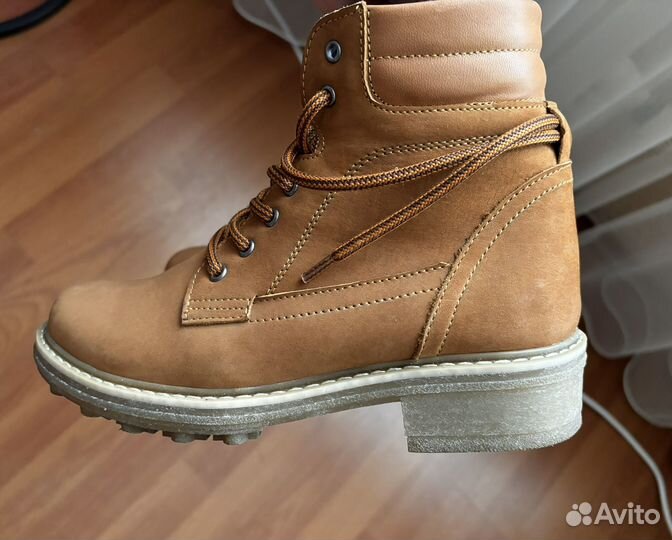 Ботинки демисезонные 35-35,5 размер (23см)