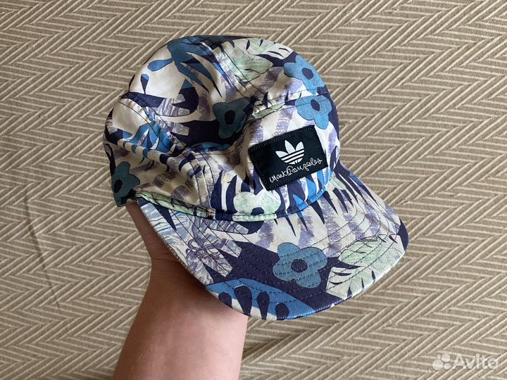 Adidas originals кепка