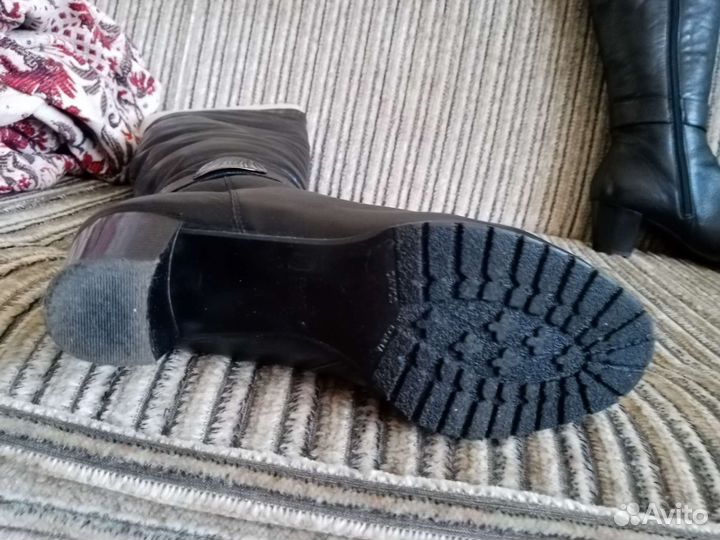 Продаю Женские сапоги