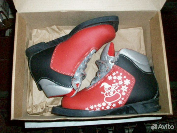 Лыжные ботинки р.30