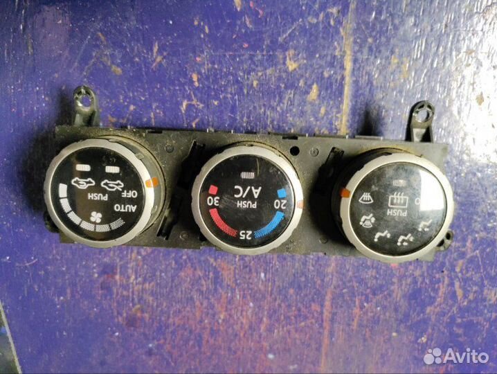 Блок управления климат-контролем Nissan Wingroad