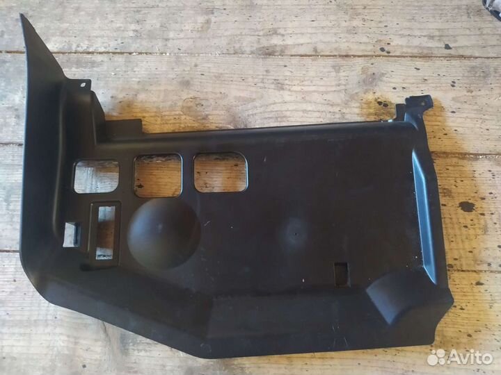 Bmw е90 накладка консоли левая