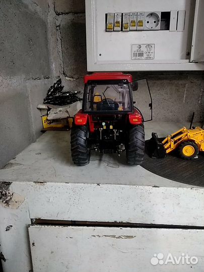 Модель трактора