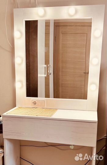 Гримерное зеркало