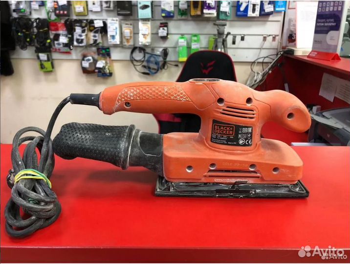 Шлифмашинка black+decker KA310