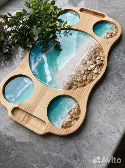 Поднос деревянный с эпоксидной смолой