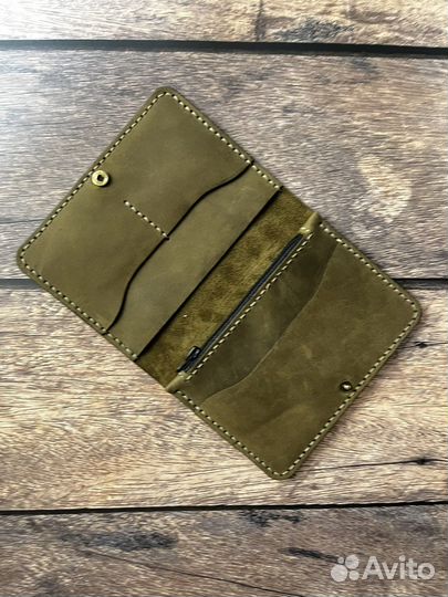 Кожаный бифолд на молнии и под паспорт с картами