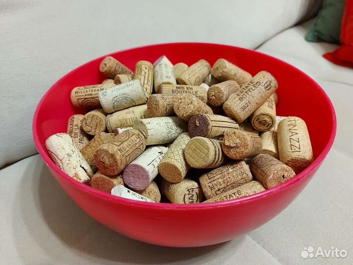 Пробки от вина и шампанского 117 штук