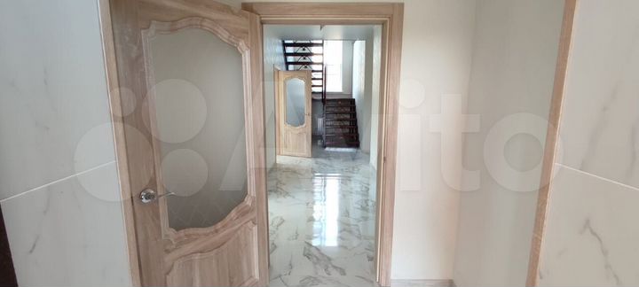 Коттедж 247 м² на участке 12 сот.