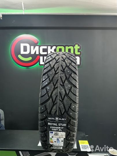Royal Black Royal Stud 235/65 R17 108T