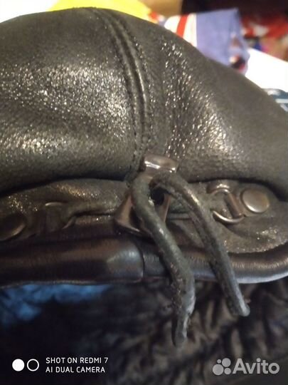 Кепка женская кожаная продаётся