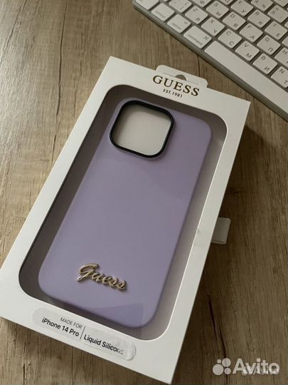 Чехол силиконовый Guess для iPhone 14 Pro