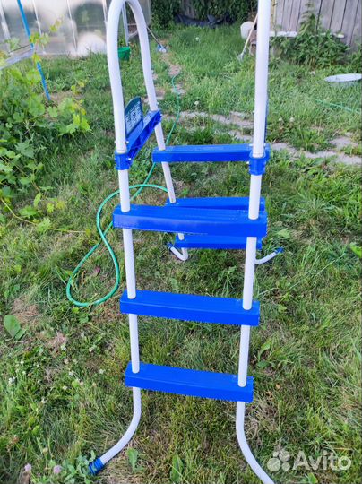 Лестница для бассейна