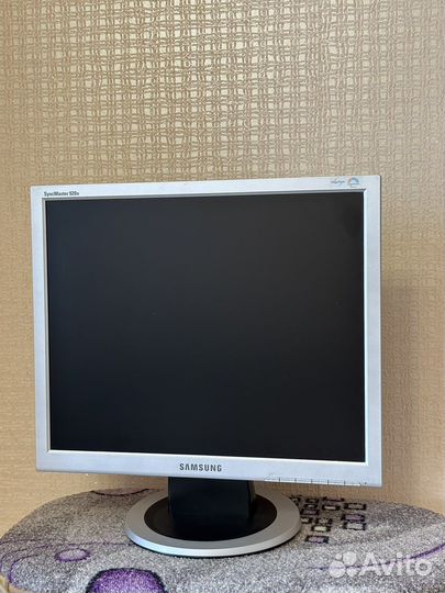 Монитор Samsung