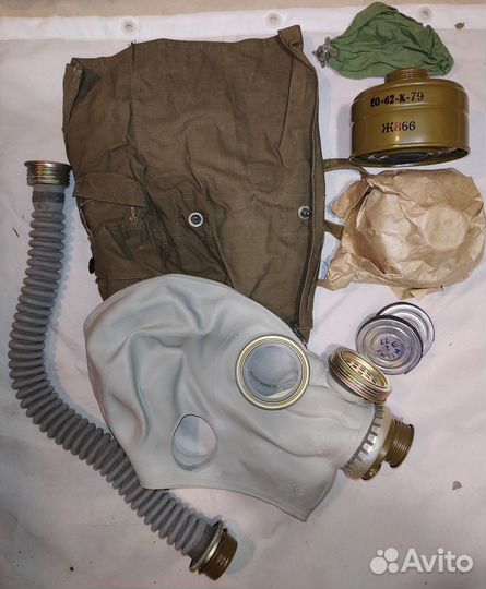 Противогаз гп-5м/ Новый.+ 2 фильтра+ шланг