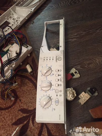 Двигатателя и другие запчасти для стиральной машин