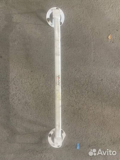 Распорка передних стоек Toyota