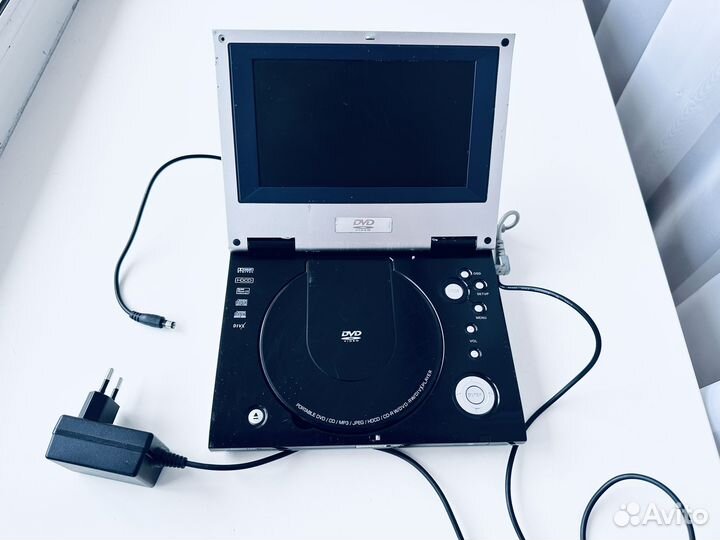 Портативный DVD проигрыватель с чехлом